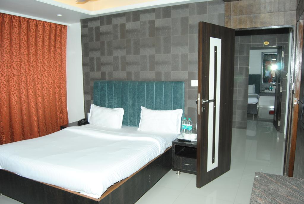 Hotel City Heart Shirdi Eksteriør bilde